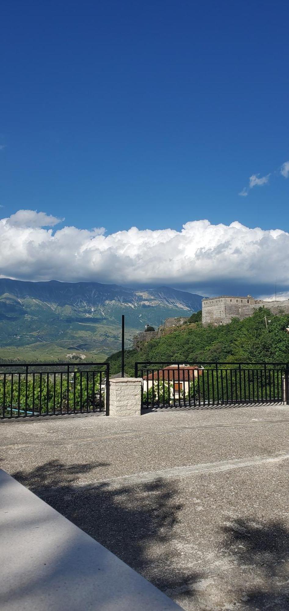 Latifi Guesthouse Gjirokastër Dış mekan fotoğraf